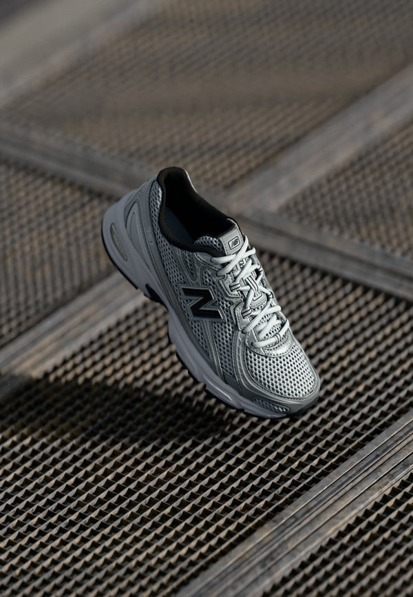 U740 UNISEX - Baskets basses - white